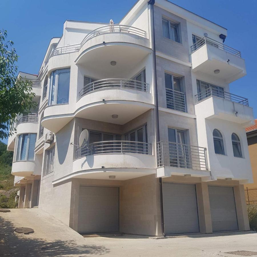 Apartmani Jelena Tivat Exterior foto